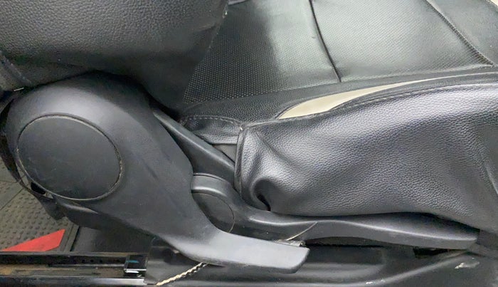 2018 Maruti Swift VXI, Petrol, Manual, 1,20,134 km, Driver Side Adjustment Panel