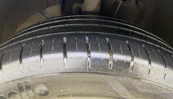 2017 Maruti Baleno ZETA CVT PETROL 1.2, Petrol, Automatic, 34,088 km, Left Front Tyre Tread