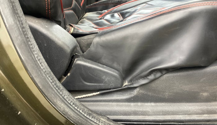 2016 Renault Kwid RXT 0.8, CNG, Manual, 92,592 km, Driver Side Adjustment Panel