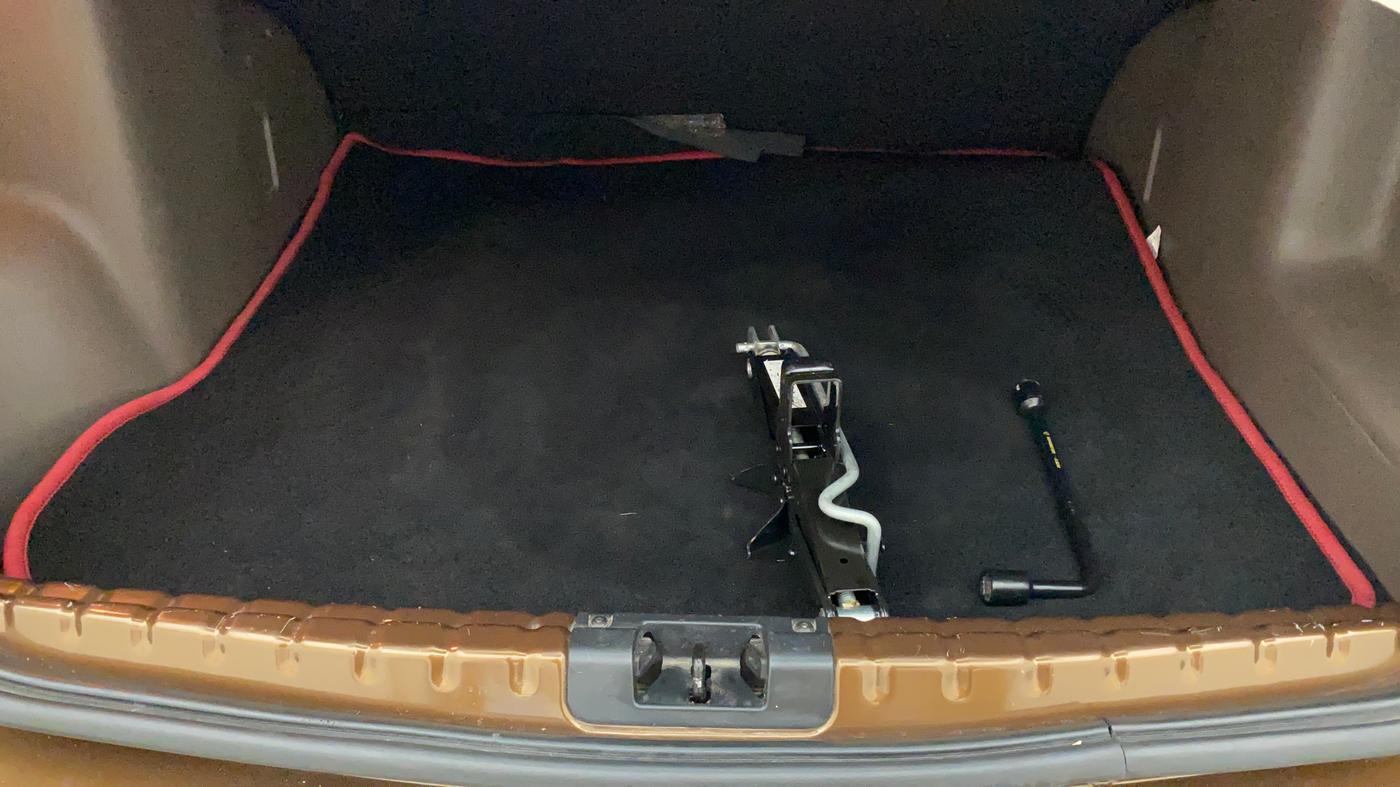 2018 Renault Duster RXS CVT, Petrol, Automatic, 36,228 km, Boot Inside