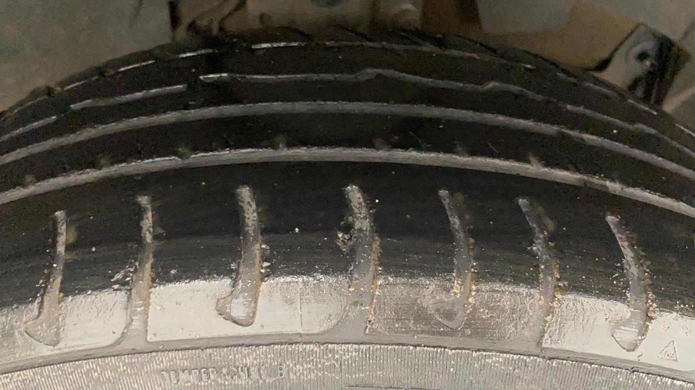 2018 Renault Duster RXS CVT, Petrol, Automatic, 36,228 km, Right Front Tyre Tread