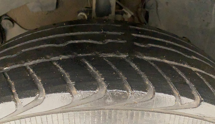 2018 Renault Duster RXS CVT, Petrol, Automatic, 36,228 km, Left Front Tyre Tread