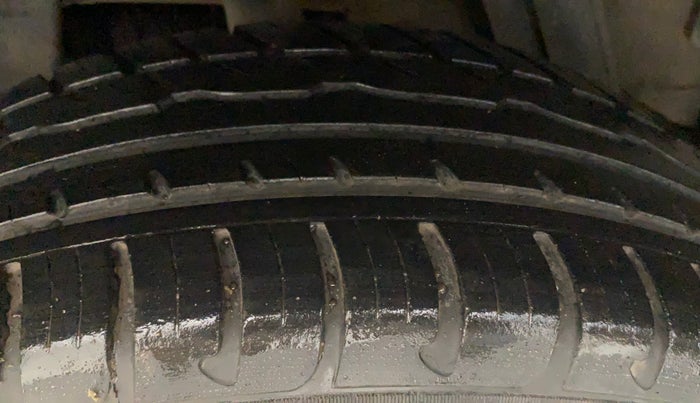 2018 Renault Duster RXS CVT, Petrol, Automatic, 36,228 km, Right Rear Tyre Tread