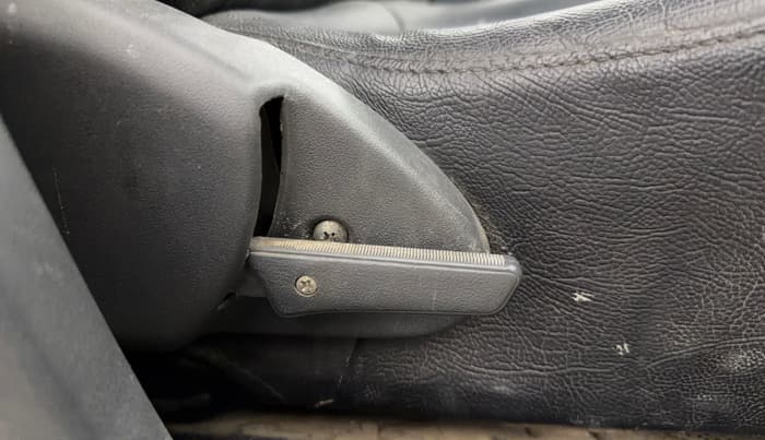2016 Maruti Alto 800 LXI, Petrol, Manual, 65,898 km, Driver Side Adjustment Panel