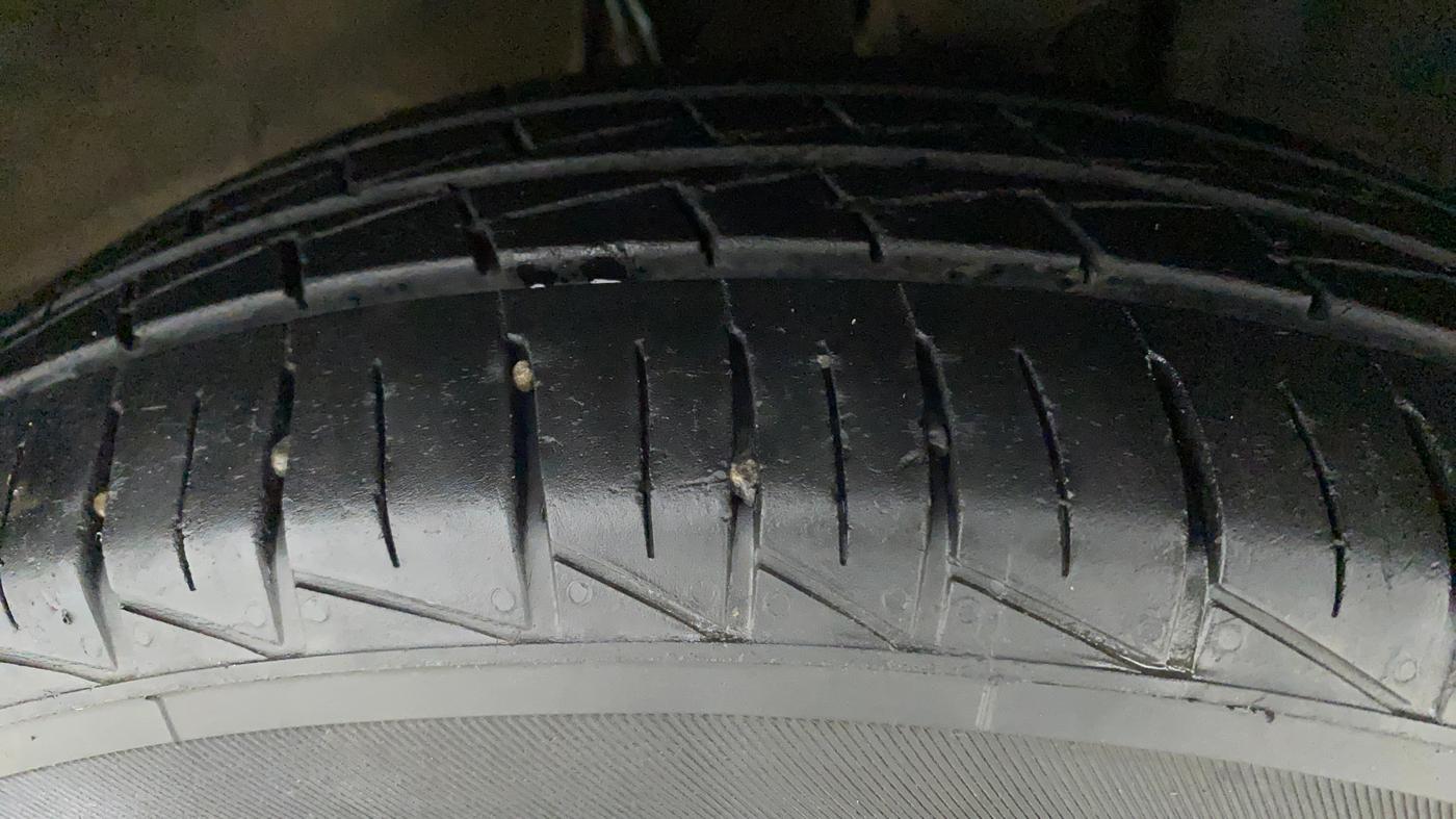 2020 Maruti Alto VXI PLUS, Petrol, Manual, 25,741 km, Left Front Tyre Tread