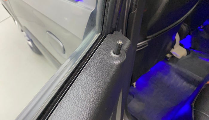 2020 Maruti Alto VXI PLUS, Petrol, Manual, 25,741 km, Lock system - Door lock knob has minor damage