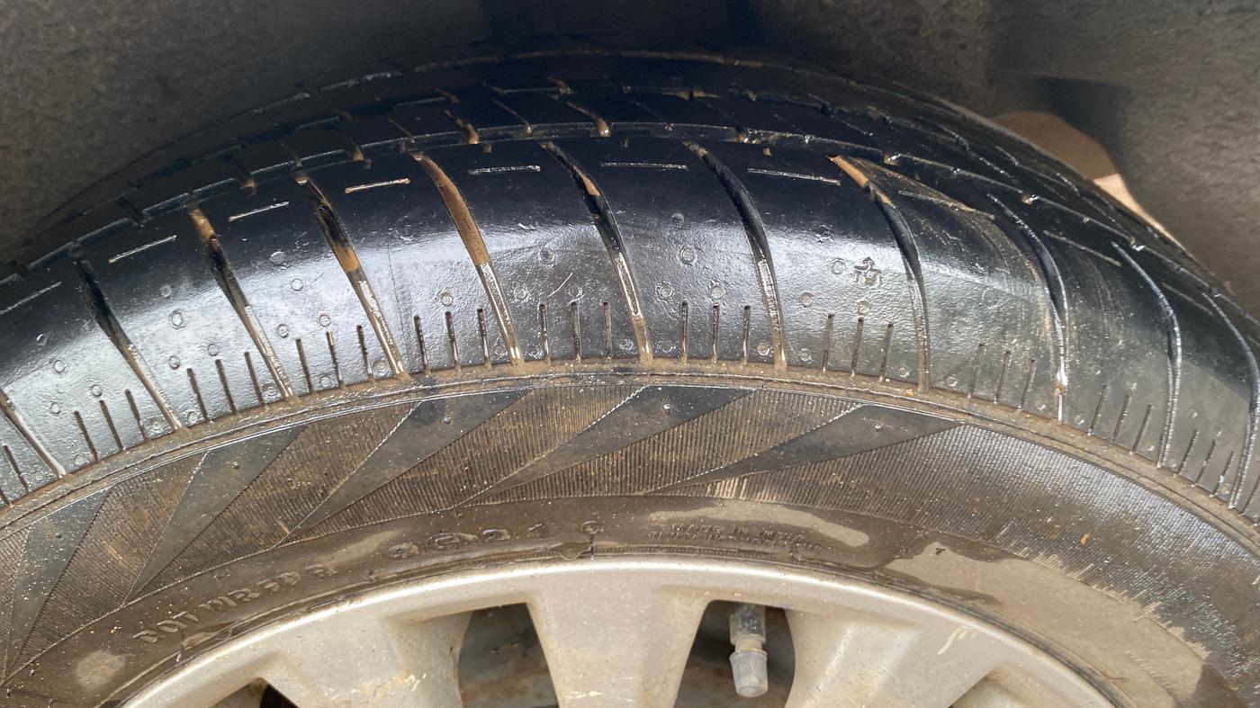 2015 Maruti Ciaz ZXI AT, Petrol, Automatic, 53,458 km, Left Rear Tyre Tread