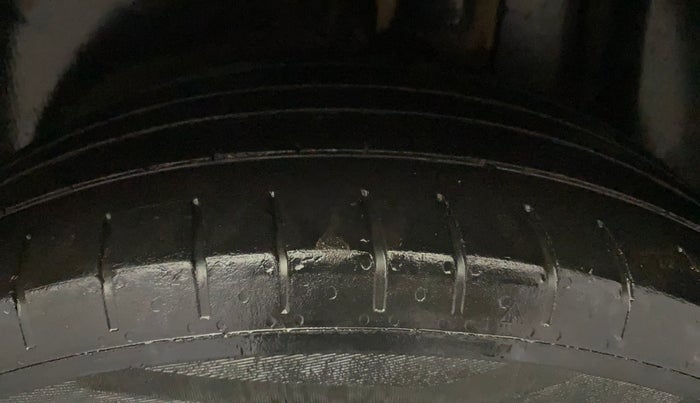 2021 Volkswagen TAIGUN TOPLINE 1.0 TSI MT, Petrol, Manual, 91,658 km, Left Rear Tyre Tread