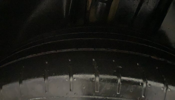 2021 Volkswagen TAIGUN TOPLINE 1.0 TSI MT, Petrol, Manual, 91,658 km, Right Rear Tyre Tread