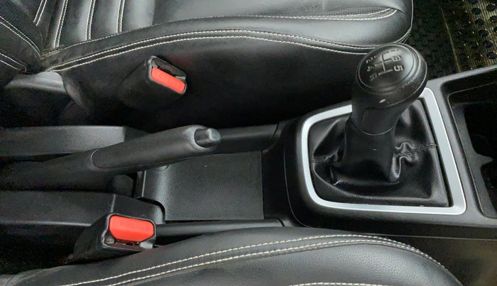 2019 Maruti Swift LXI D, Petrol, Manual, 38,321 km, Gear Lever