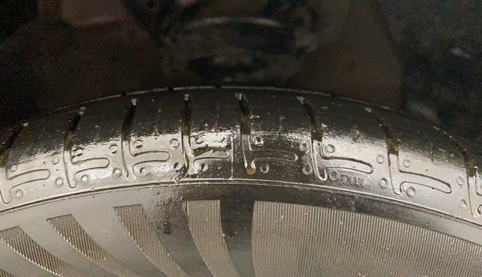 2016 Hyundai Grand i10 ASTA (O) AT 1.2 KAPPA VTVT, Petrol, Automatic, 71,251 km, Right Front Tyre Tread