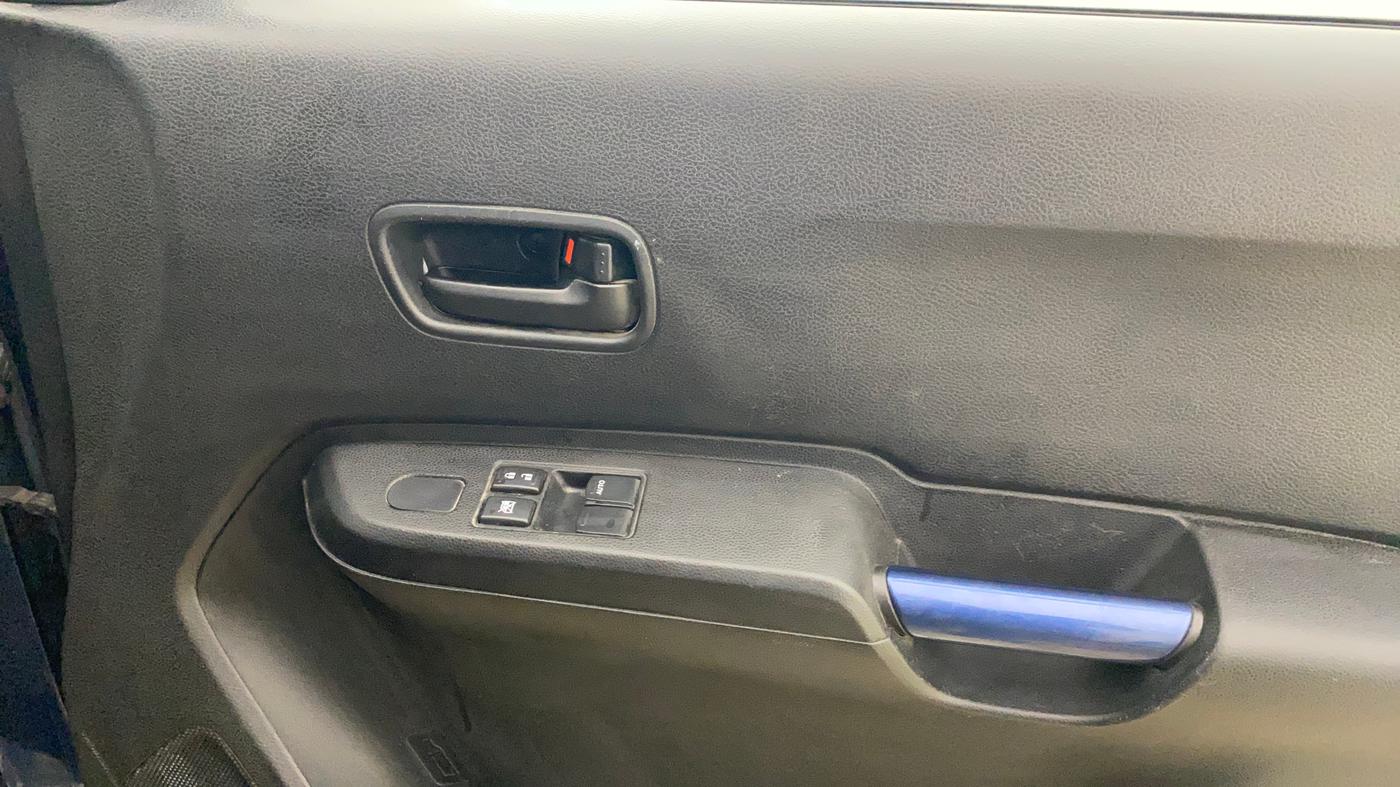 2023 Maruti IGNIS SIGMA 1.2, Petrol, Manual, 23,457 km, Driver Side Door Panels Control