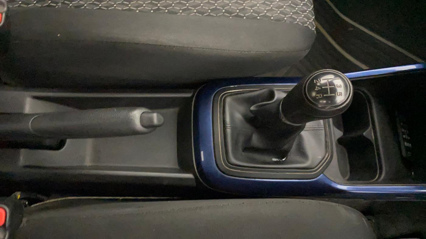 2023 Maruti IGNIS SIGMA 1.2, Petrol, Manual, 23,457 km, Gear Lever