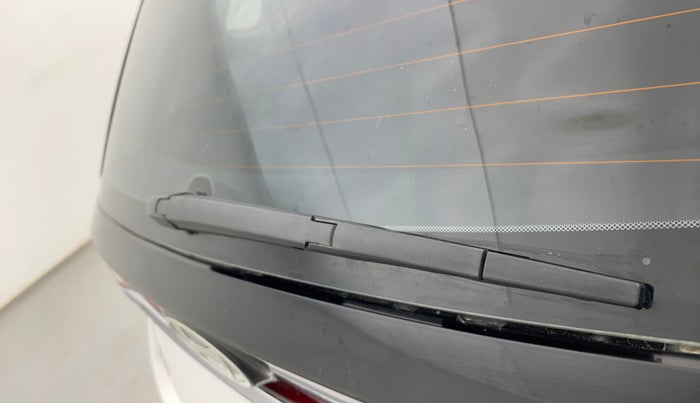 2023 Hyundai NEW I20 ASTA (O) 1.2 MT, Petrol, Manual, 34,232 km, Rear Wiper