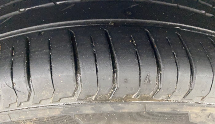 2023 Hyundai NEW I20 ASTA (O) 1.2 MT, Petrol, Manual, 34,232 km, Right Front Tyre Tread