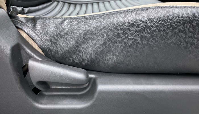 2018 Maruti Wagon R 1.0 VXI, Petrol, Manual, 38,947 km, Driver Side Adjustment Panel