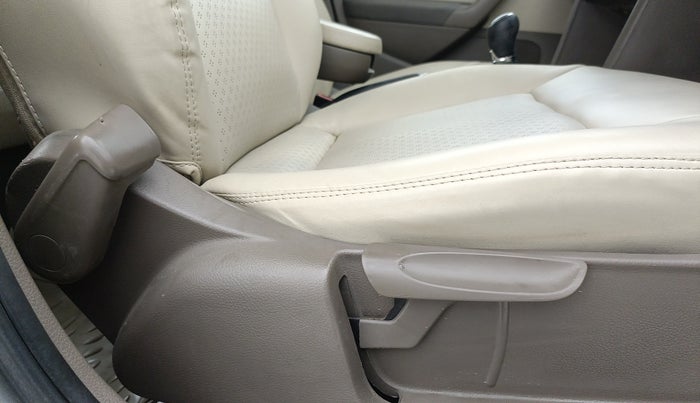 2015 Skoda Rapid ELEGANCE 1.6 MPI MT, Petrol, Manual, 98,452 km, Driver Side Adjustment Panel