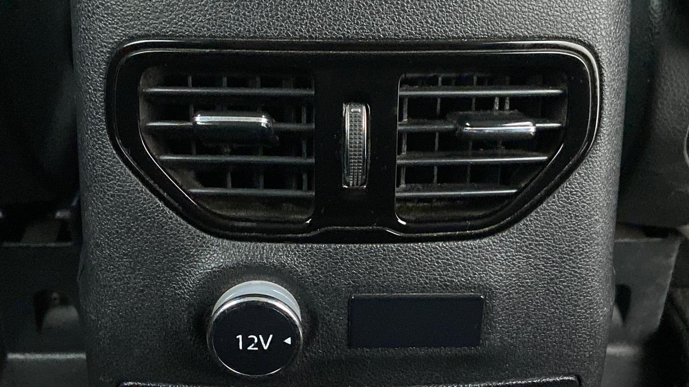 2017 Tata Hexa Varicor 400 XM, Diesel, Manual, 64,177 km, Rear AC Vents