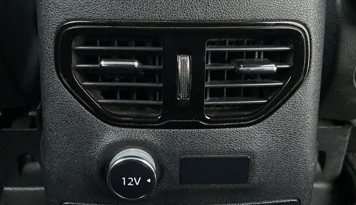 2017 Tata Hexa Varicor 400 XM, Diesel, Manual, 64,177 km, Rear AC Vents