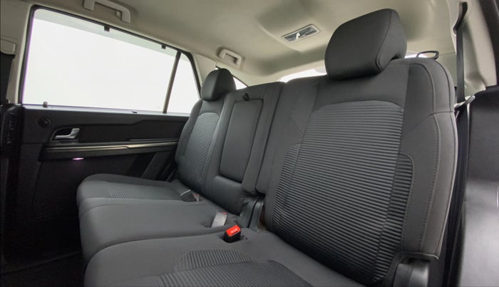 2017 Tata Hexa Varicor 400 XM, Diesel, Manual, 64,177 km, Right Side Rear Door Cabin