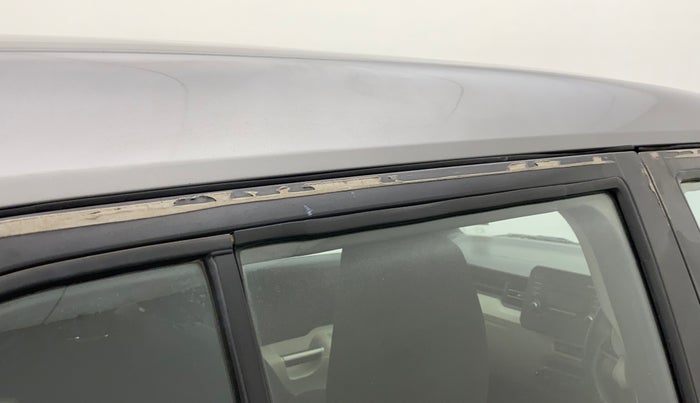 2017 Maruti IGNIS DELTA 1.2 AMT, Petrol, Automatic, 50,688 km, Right rear door - Door visor damaged