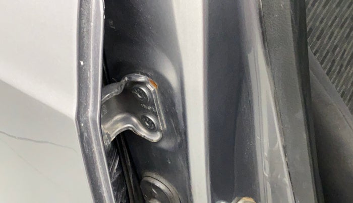 2017 Maruti IGNIS DELTA 1.2 AMT, Petrol, Automatic, 50,688 km, Right B pillar - Slightly rusted