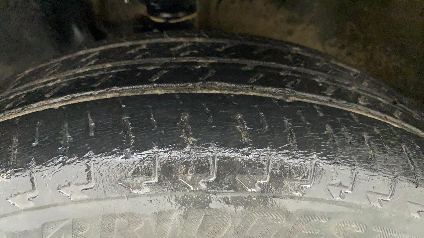 2017 Maruti IGNIS DELTA 1.2 AMT, Petrol, Automatic, 50,688 km, Left Front Tyre Tread