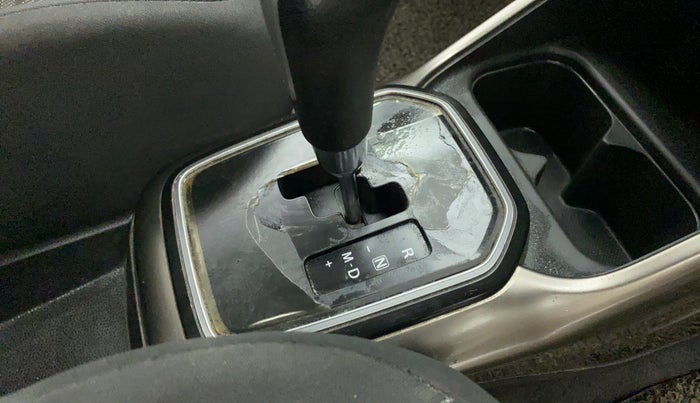 2017 Maruti IGNIS DELTA 1.2 AMT, Petrol, Automatic, 50,688 km, Gear lever - Boot cover slightly torn