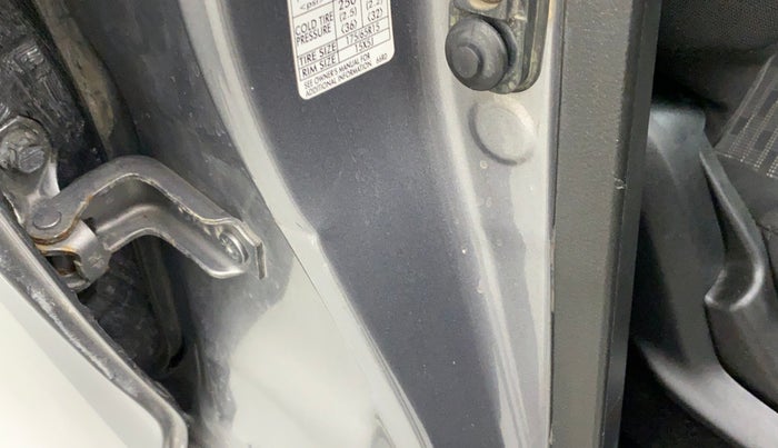 2017 Maruti IGNIS DELTA 1.2 AMT, Petrol, Automatic, 50,688 km, Right B pillar - Slightly dented