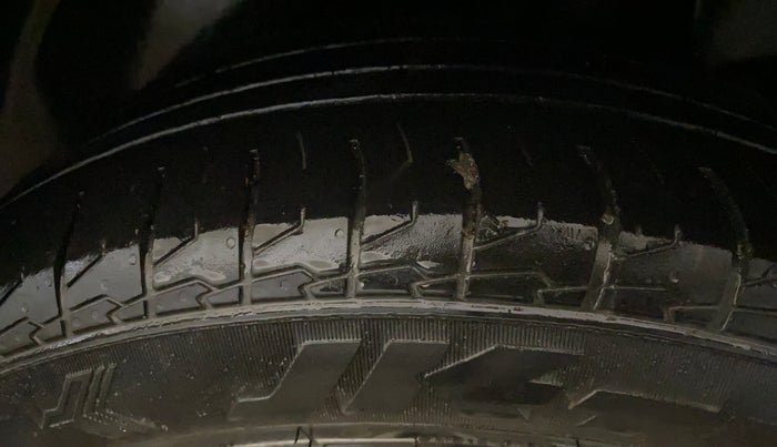 2017 Hyundai Creta SX PLUS AT 1.6 PETROL, Petrol, Automatic, 85,014 km, Left Rear Tyre Tread