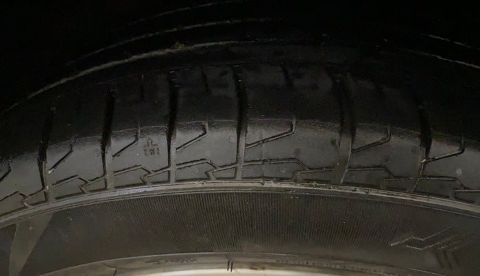 2017 Hyundai Creta SX PLUS AT 1.6 PETROL, Petrol, Automatic, 85,014 km, Left Front Tyre Tread