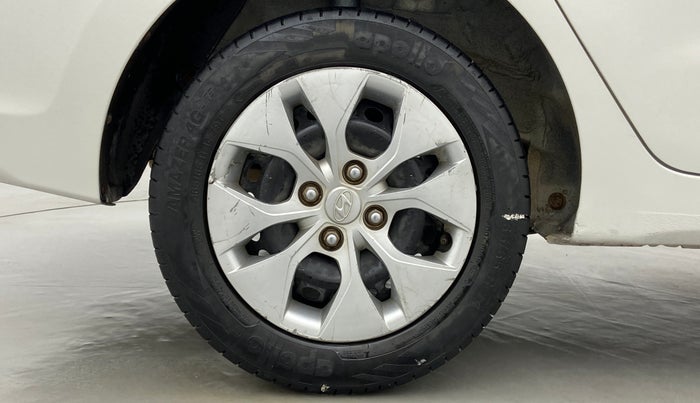 2014 Hyundai Xcent BASE 1.2, Petrol, Manual, 1,03,061 km, Right Rear Wheel