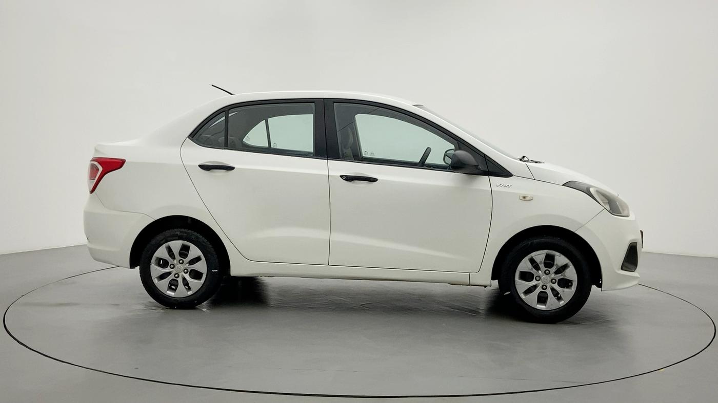 2014 Hyundai Xcent BASE 1.2, Petrol, Manual, 1,03,061 km, Right Side View