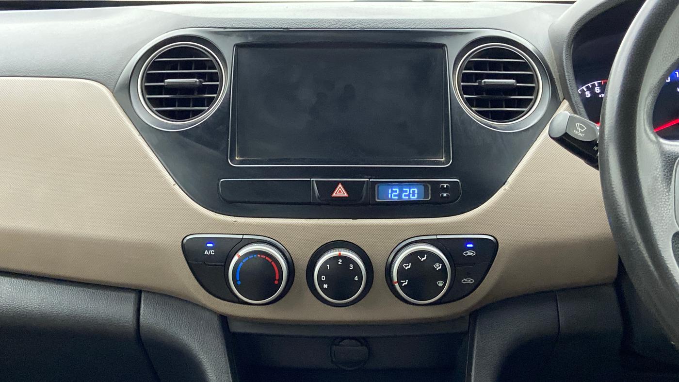 2014 Hyundai Xcent BASE 1.2, Petrol, Manual, 1,03,061 km, Air Conditioner