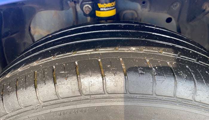 2014 Ford Ecosport TREND 1.5L DIESEL, Diesel, Manual, 1,49,062 km, Right Front Tyre Tread