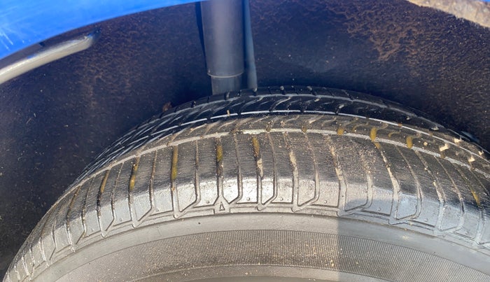 2014 Ford Ecosport TREND 1.5L DIESEL, Diesel, Manual, 1,49,062 km, Right Rear Tyre Tread