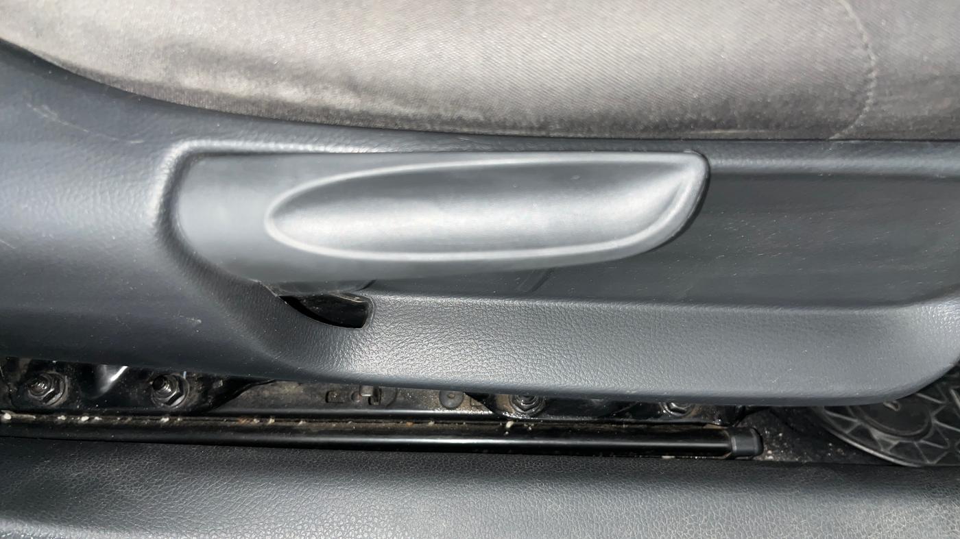 2020 Volkswagen Polo TRENDLINE 1.0L, Petrol, Manual, 66,518 km, Driver Side Adjustment Panel