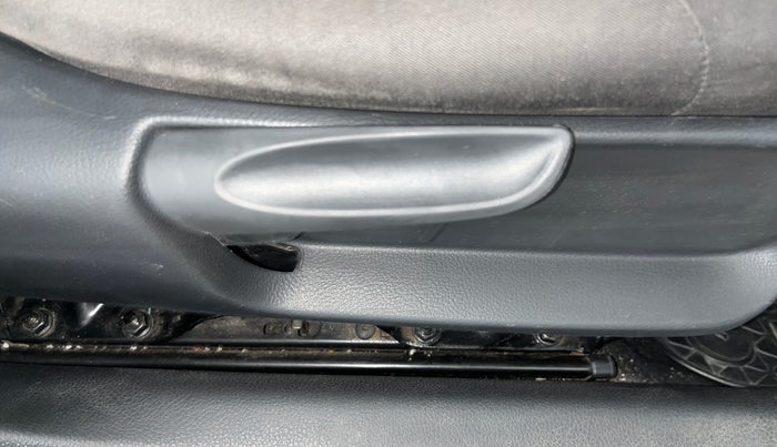 2020 Volkswagen Polo TRENDLINE 1.0L, Petrol, Manual, 66,518 km, Driver Side Adjustment Panel