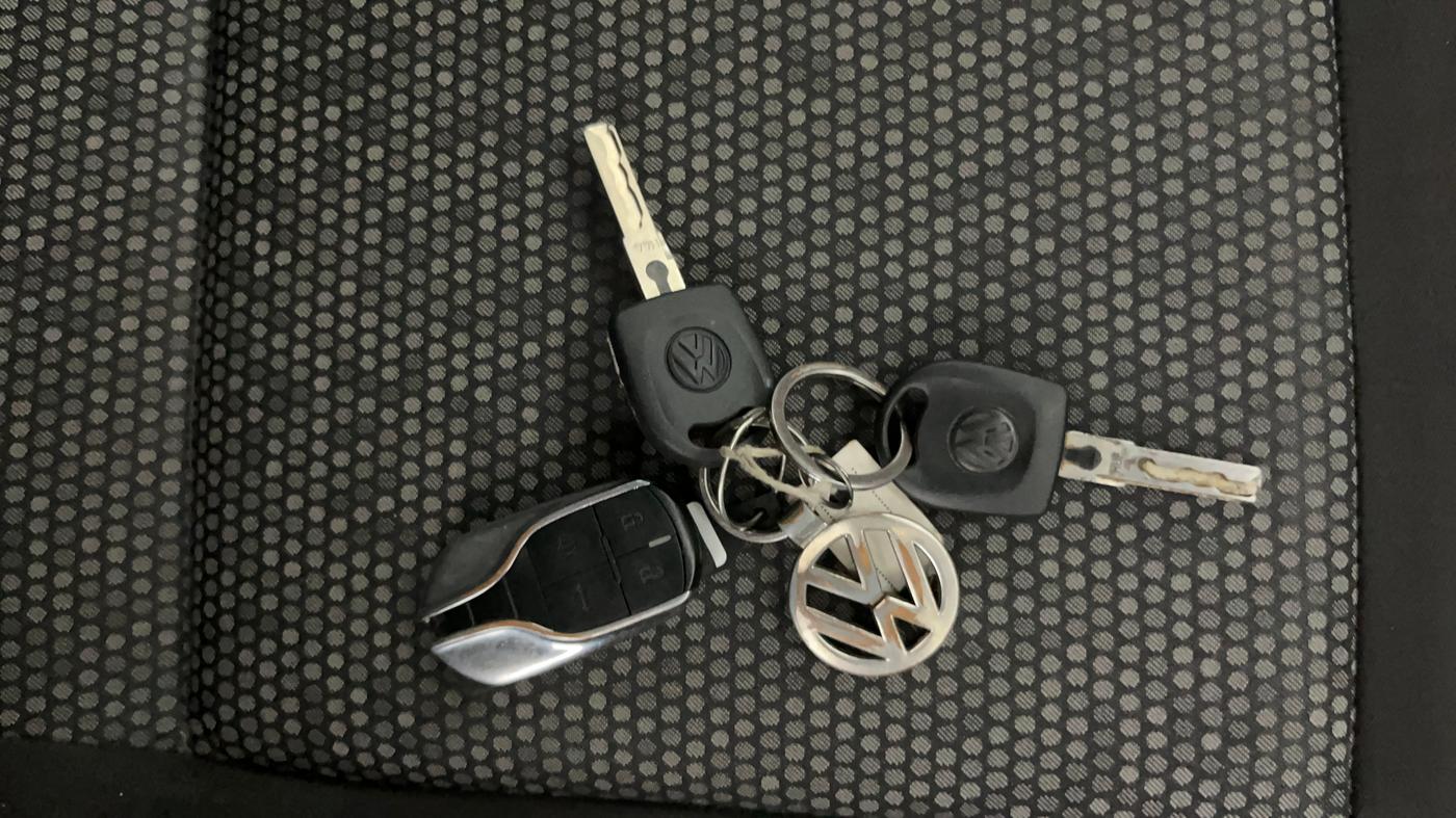 2020 Volkswagen Polo TRENDLINE 1.0L, Petrol, Manual, 66,518 km, Key Close Up