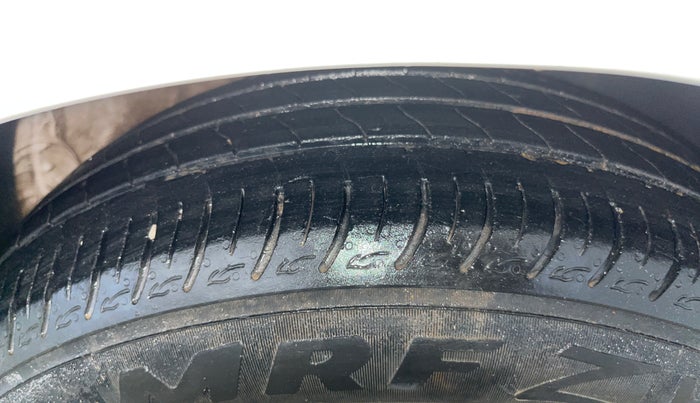 2020 Volkswagen Polo TRENDLINE 1.0L, Petrol, Manual, 66,518 km, Right Front Tyre Tread