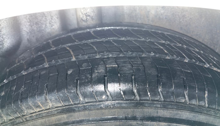 2020 Volkswagen Polo TRENDLINE 1.0L, Petrol, Manual, 66,518 km, Right Rear Tyre Tread