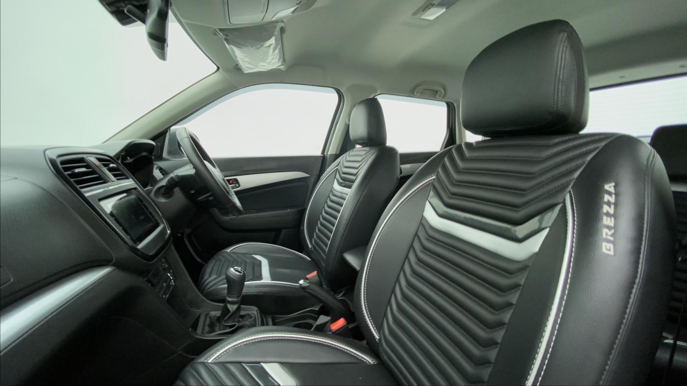2021 Maruti Vitara Brezza ZXI +, Petrol, Manual, 26,848 km, Right Side Front Door Cabin