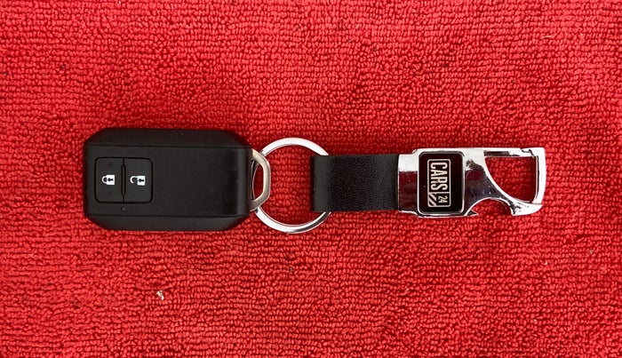 2020 Toyota Glanza G ISG, Petrol, Manual, 80,643 km, Key Close Up