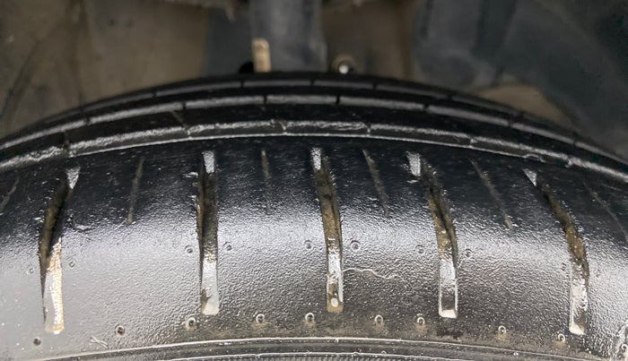 2020 Toyota Glanza G ISG, Petrol, Manual, 80,643 km, Right Front Tyre Tread