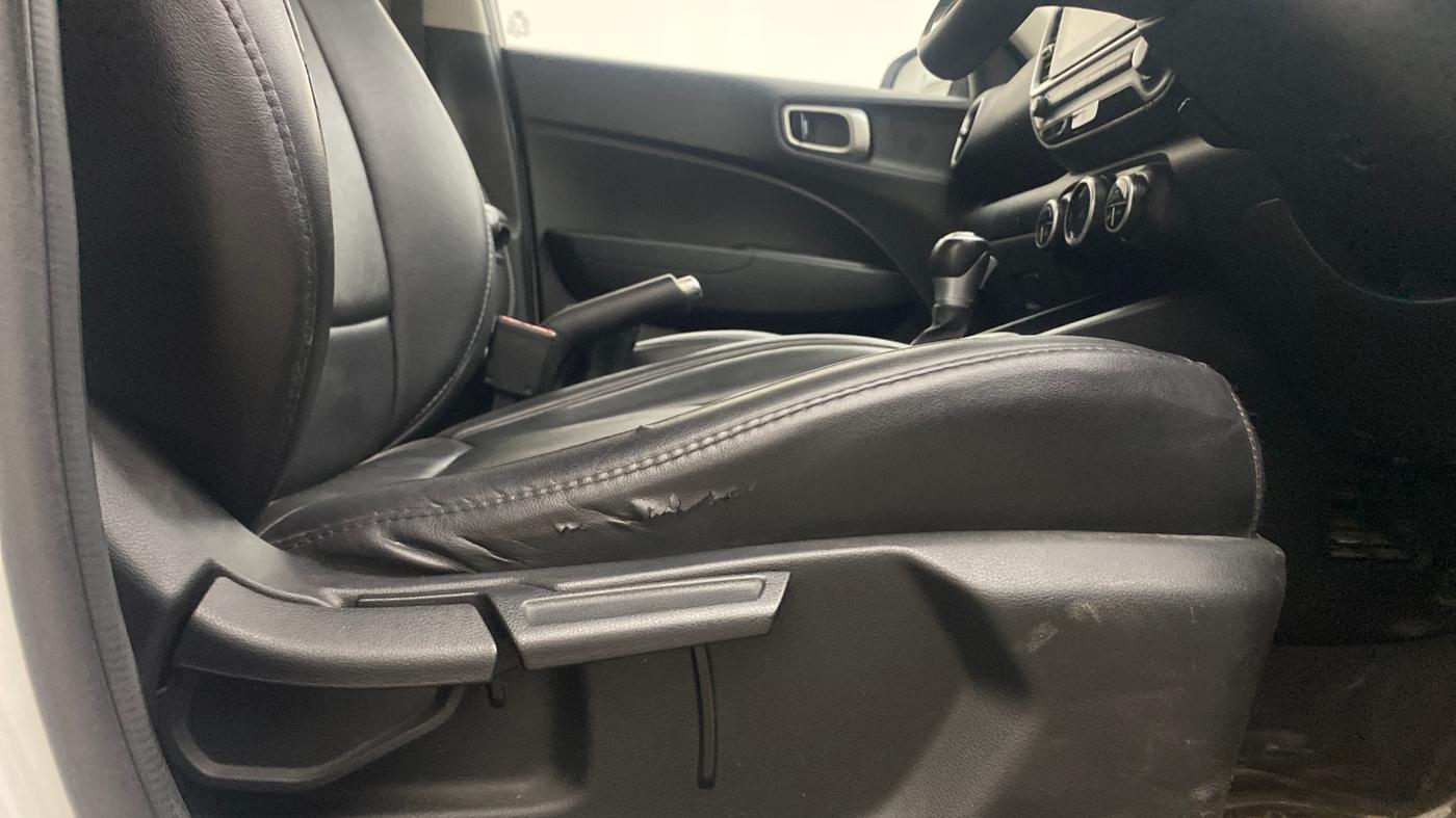 2019 Hyundai VENUE SX PLUS 1.0 TURBO DCT, Petrol, Automatic, 78,948 km, Driver Side Adjustment Panel