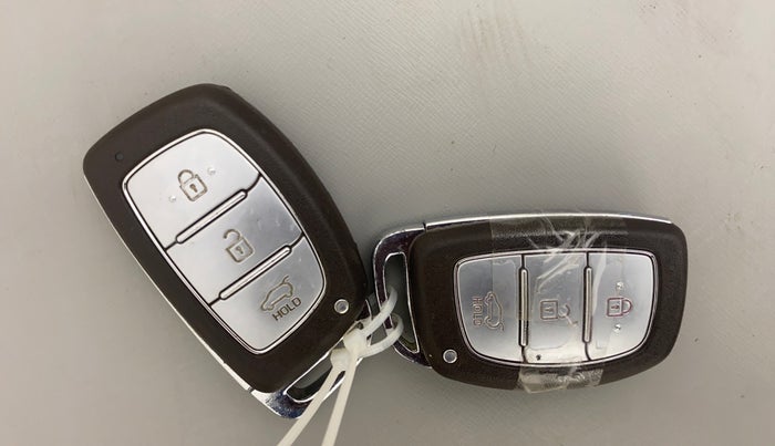 2019 Hyundai Elite i20 ASTA 1.2 (O), Petrol, Manual, 50,506 km, Key Close Up