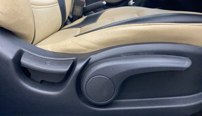 2019 Hyundai Elite i20 ASTA 1.2 (O), Petrol, Manual, 50,506 km, Driver Side Adjustment Panel