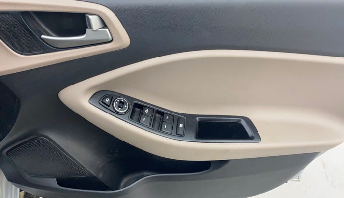 2019 Hyundai Elite i20 ASTA 1.2 (O), Petrol, Manual, 50,506 km, Driver Side Door Panels Control