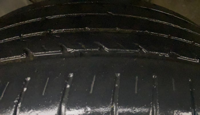 2019 Hyundai Elite i20 ASTA 1.2 (O), Petrol, Manual, 50,506 km, Left Front Tyre Tread