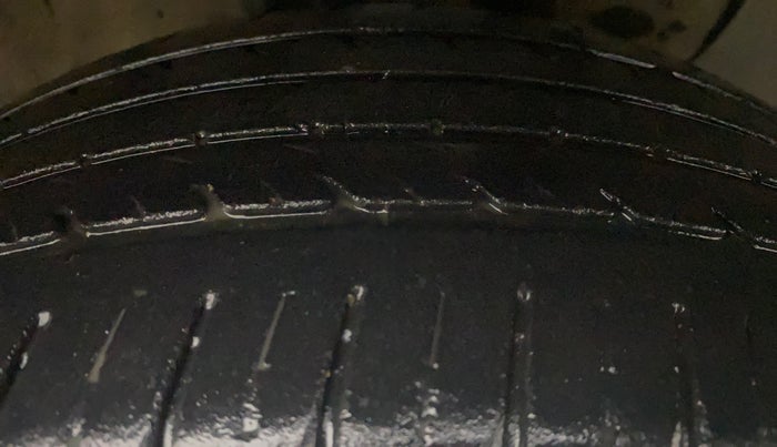 2019 Hyundai Elite i20 ASTA 1.2 (O), Petrol, Manual, 50,506 km, Right Front Tyre Tread